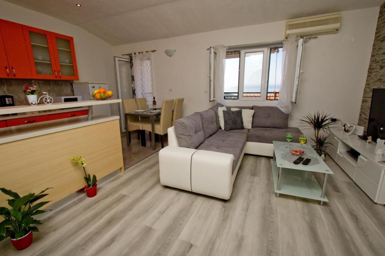 Apartment Toni Makarska Buitenkant foto