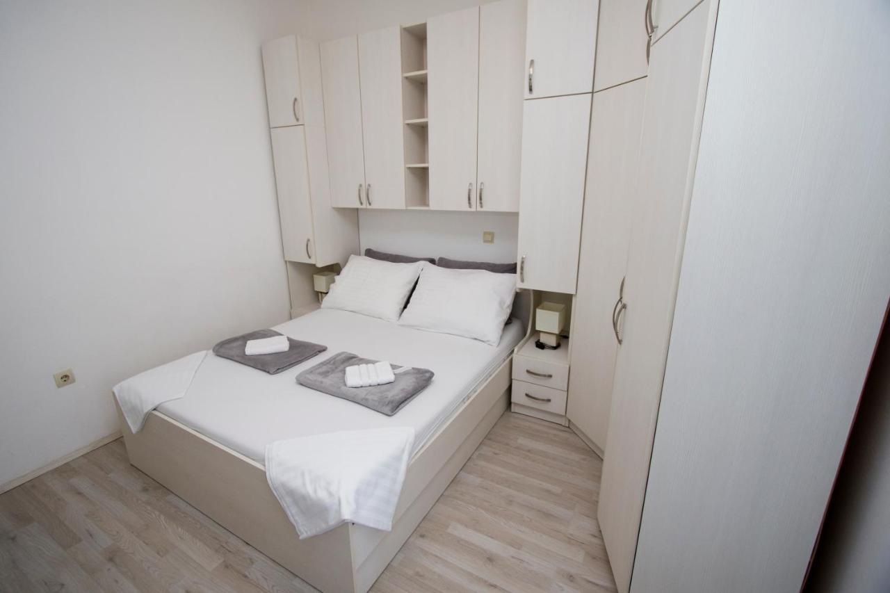 Apartment Toni Makarska Buitenkant foto